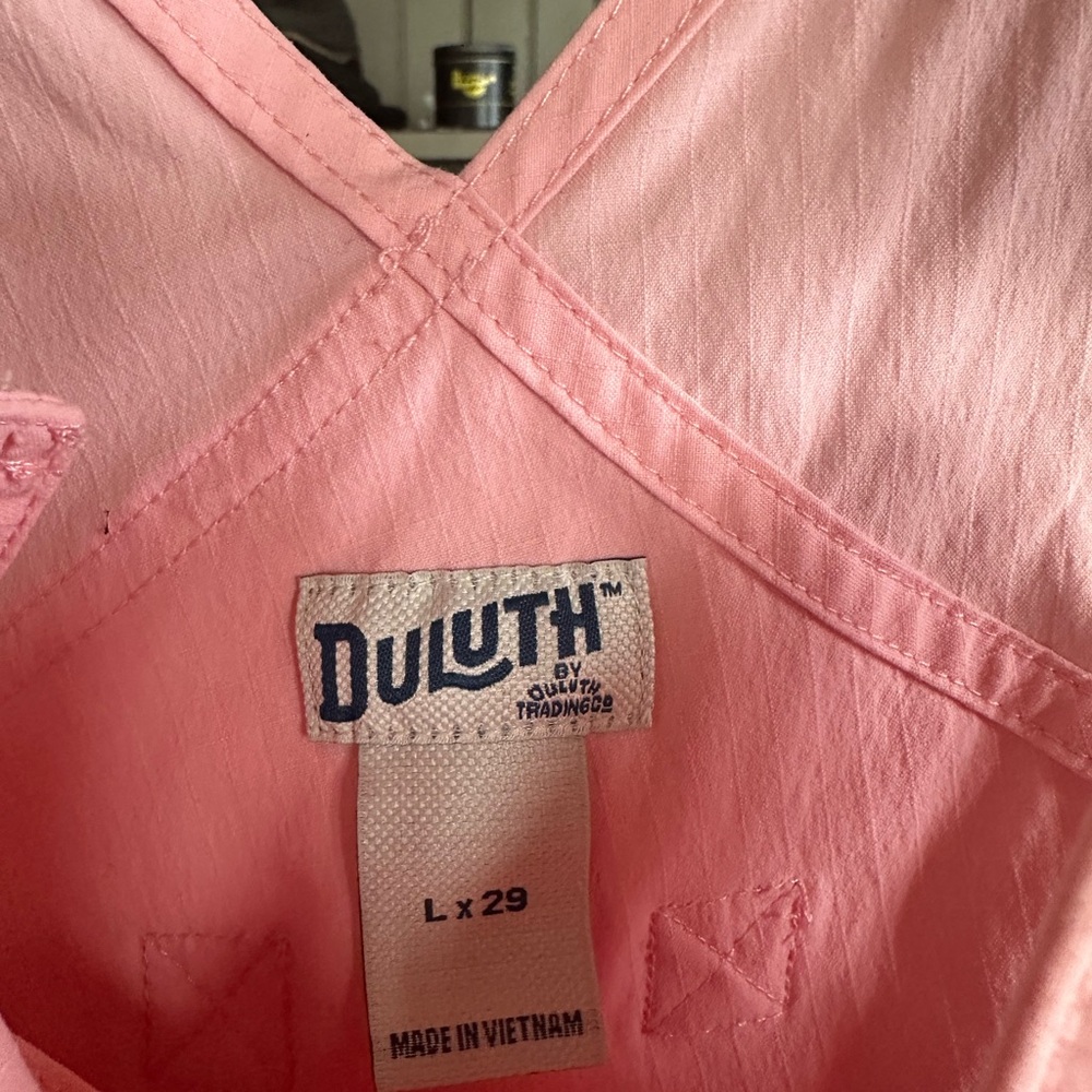 Duluth Trading Heirloom Gardening Bib Overalls in Pink.  
L / 29 - Picture 3 of 4